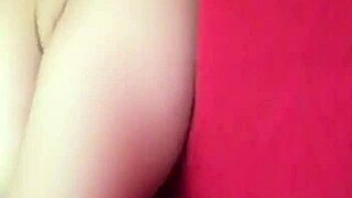 Watch this girl masturbate her pussy live?