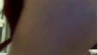 Amiga shows off her curves