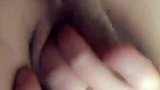 Watch this girl masturbate her pussy live?