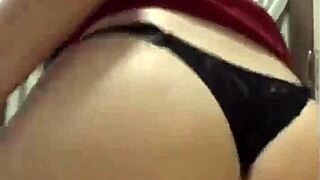 Amiga shows off her curves