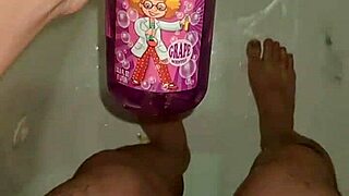 Homemade Asian Girl Bathes Nude And Shows Bare Feet