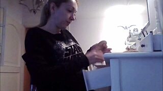 I Love Fucking While Putting On Makeup! So Sexy And Wild!