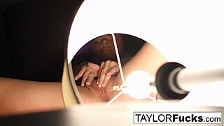 taylor vixen masturbating in her hotel room 😍