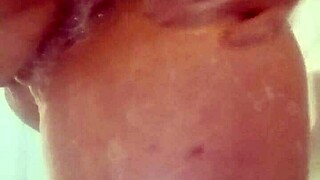 Wet bathing in the shower