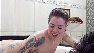 teasing sex in the bathtub with creampie
