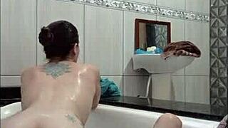 teasing sex in the bathtub with creampie