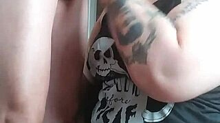 Băiatul o futere tare pe femeia matură!