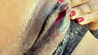 Nymphomaniac Rosa Vermelha Faints from Multiple Orgasms