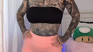 Melody Radford tries on gym tights in a haul.