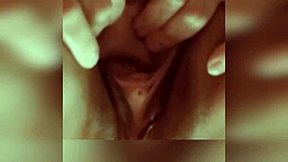 omg, my huge gapin’ cunt gettin’ stretched wide by fingers n hands, can’t even!