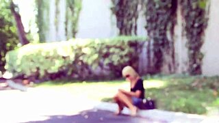 We're totally obsessed with camel toe action!