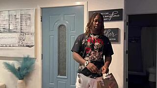 delivery guy in sticky situation with horny customer 😏