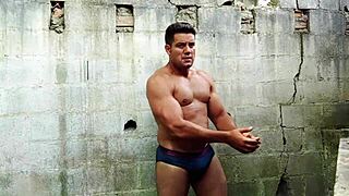 Just look at Yuri Gaúcho, the bodybuilder, getting horny and unloading a massive cumshot solo.