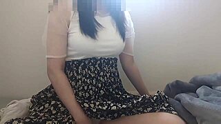 I couldn’t stop feeling horny after coming home, so I played on the blanket