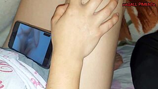 Isso que acontece quando meia-irmã assiste porno buceta fica piscando branquinha nao resiste bate uma punheta e pede para fuder gostoso ate sua buceta gozar