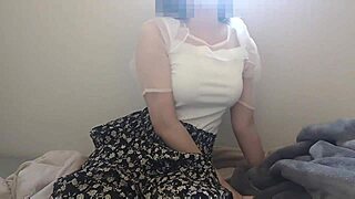 I couldn’t stop feeling horny after coming home, so I played on the blanket