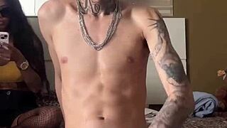 Bota minha calcinha de lado e faz bem puto