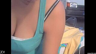 Hidden Cam Downblouse Spying HQ