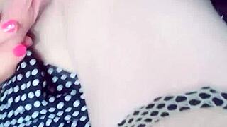 Linda jovencita ladyboy caliente 18 - penetrada por el culo!