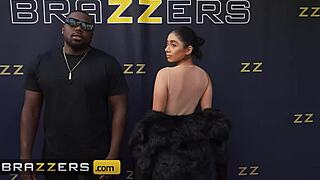 brazzers violet myers shows her asshole to paparazzi
