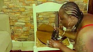 Loira rabuda dando o cuz�o de quatro pro seu amante mirella mansur?