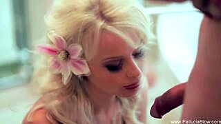 stunning blonde babe sucking cock