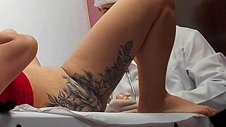 Ginecologista Fingers Asshole and Fucks Patient Rough and Bareback!