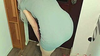 i'm seein this tattooed babe fuckin in dp threeway, suckin cocks