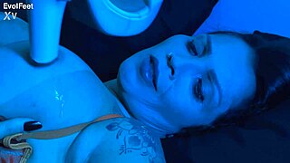 MILF Expert In Barefoot Footjobs And Deepthroat.