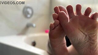 Blonde Babe Demonstrates Her Oiled Feet