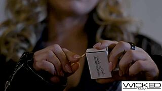 Anna Claire Clouds Gets Her Pussy Licked!