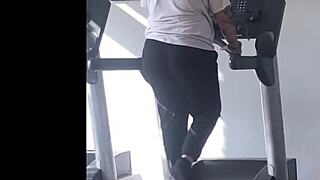 Big booty girl running on treadmill