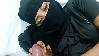 Muslim girl chats about sex with hindu boyfriend