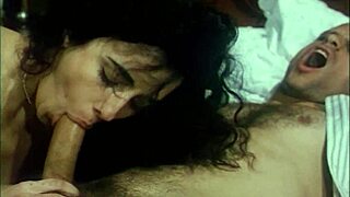 I cumshot in mouth of this vintage spanish slut.