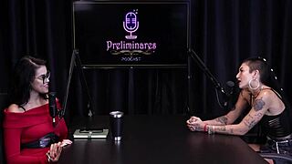 Booty-Shaking Sunny Lane Twerks