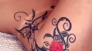 Fodendo com meu pinto de borracha minha amiga