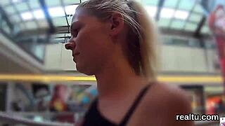 Ty jo, ta roztomilá Česka byla drážděna v supermarketu a pak tvrdě jezdila v POV