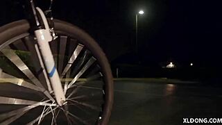 Jsou tam kamery, nebo Lilly Ford jen žertuje?