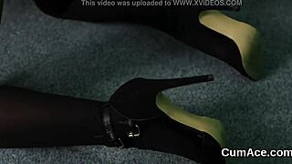 A feisty sex kitten gets a cumshot on her face and gulps all the jizz