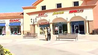 fucking jenny hendrix, that blonde mom 😍