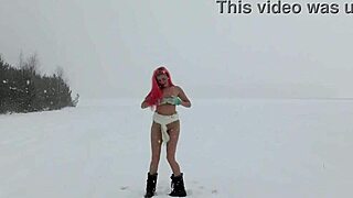 Outdoor Exhibitionists Cool Down