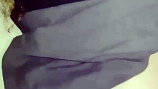 amoosinas cums on white ass in airport wc عموسینا میپاچه رو کون سفیده دختره