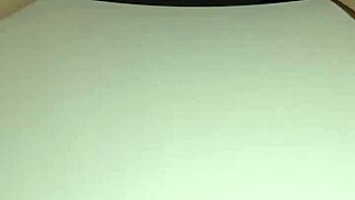 Incinta sul wc poi bide al buco del culo