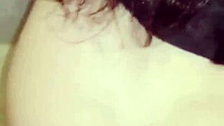 amoosinas cums on white ass in airport wc عموسینا میپاچه رو کون سفیده دختره