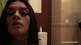 Busty amateur rubs her wet bush in hot solo session