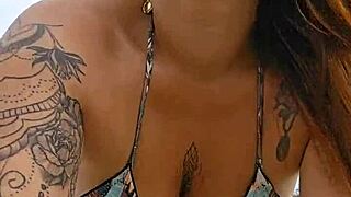 Estou Usando Calcinha Na Praia Pra Chamar Atenção Dos Casados E Ver Se Encontro Um Pra Me Fuder Gostoso