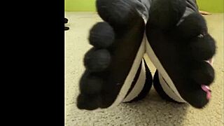 Worshipping Sexy Teen Feet