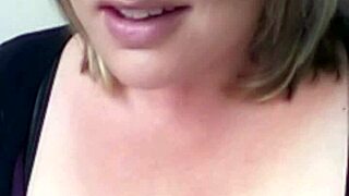 Seeing her tease and masturbate just makes me ache to finish on her face.