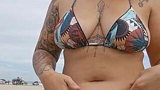 Estou Usando Calcinha Na Praia Pra Chamar Atenção Dos Casados E Ver Se Encontro Um Pra Me Fuder Gostoso