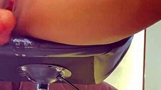 bucetinha squirts juicy during sensitive pussy licking